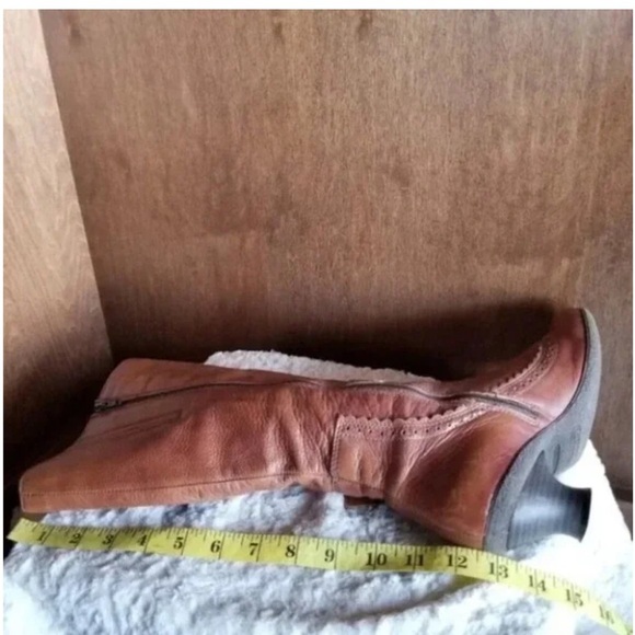 La CANADIENNE Tan Leather Heeled Boots - Picture 2 of 12